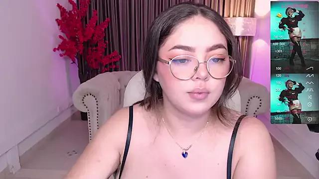 emmy_walker on StripChat 