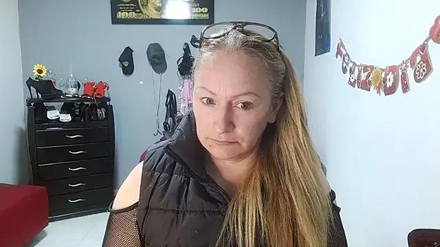 emperabigbootybigass on StripChat 