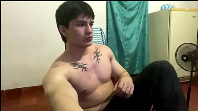 Freechat ErickWalton on StripChat