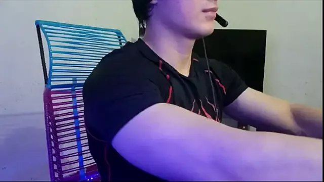 Freechat ErickWalton on StripChat