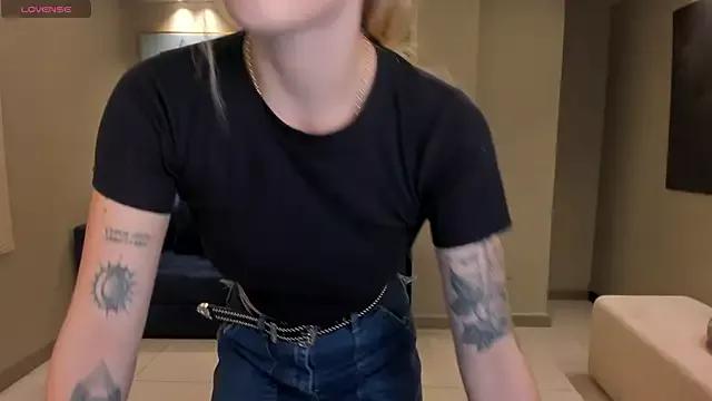 EveBensonX on StripChat 