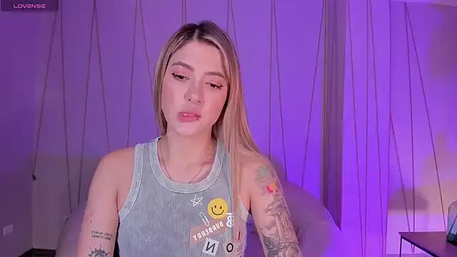 EveBensonX on StripChat 