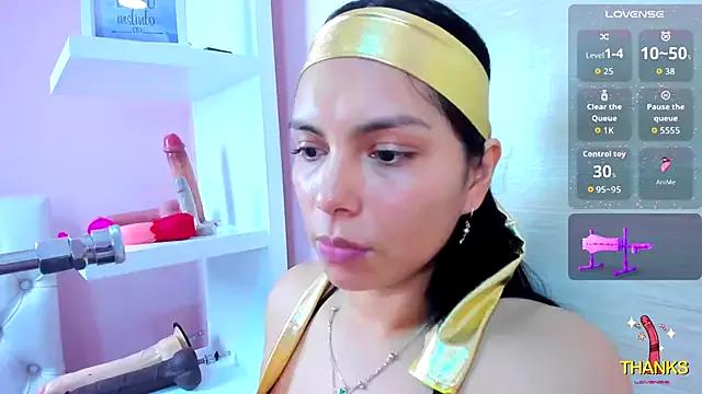 Freechat evelinn_belen on StripChat