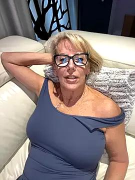 Private FitCougar on StripChat