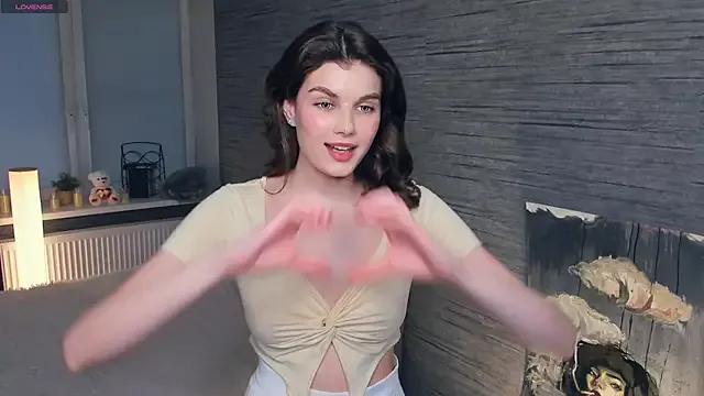 FloraDobb on StripChat 