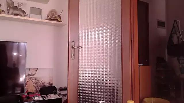 fragrance72 on StripChat