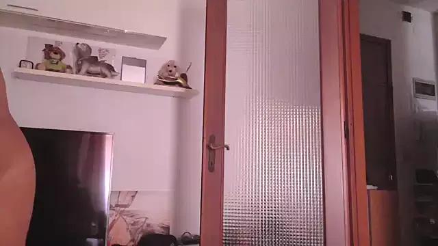 fragrance72 on StripChat