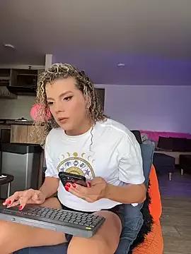 Try Georgiafox, zie wants to masturbate for you Georgiafox from StripChat