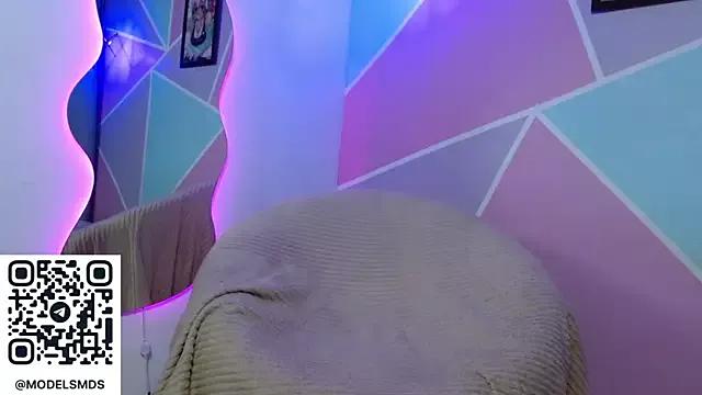 gisel_mds from StripChat