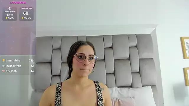 Freechat HarleyQueen666 on StripChat