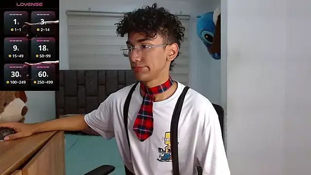 Freechat harrytwink18 on StripChat