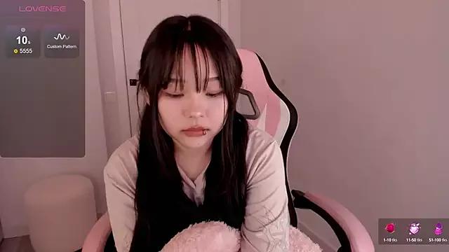 hee_young11 on StripChat 
