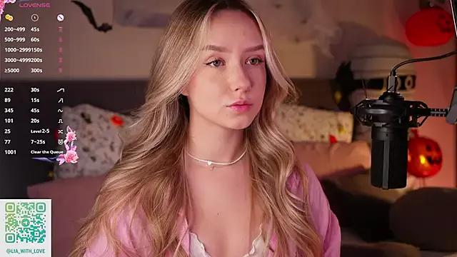 Explore StripChat's HollisBeckett HollisBeckett from StripChat