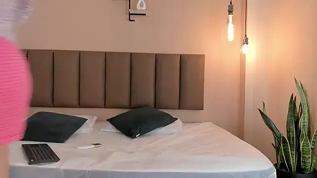 Freechat honeygray02 on StripChat