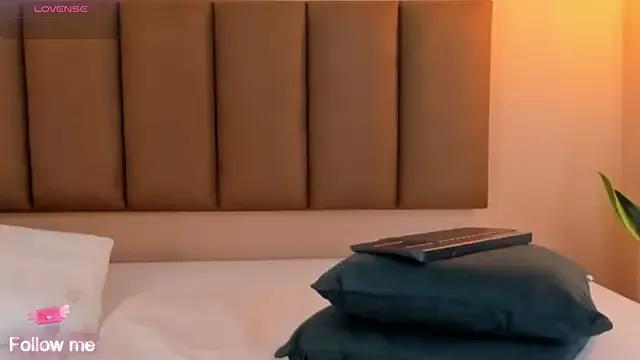 Freechat honeygray02 on StripChat