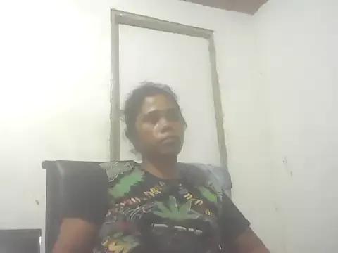 Freechat Hotmommax on StripChat