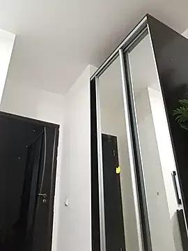 hugebobbs on StripChat