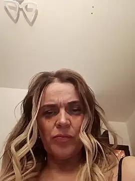 hugebobbs on StripChat