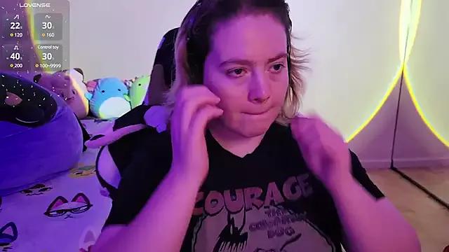 Freechat InternetFairy_XO on StripChat