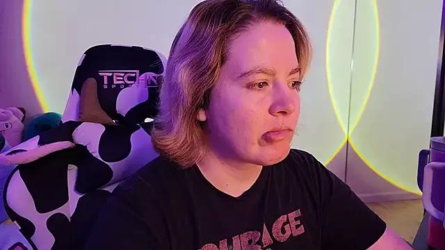 Freechat InternetFairy_XO on StripChat