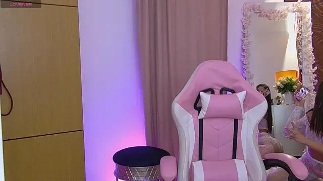 IrisMonn on StripChat 