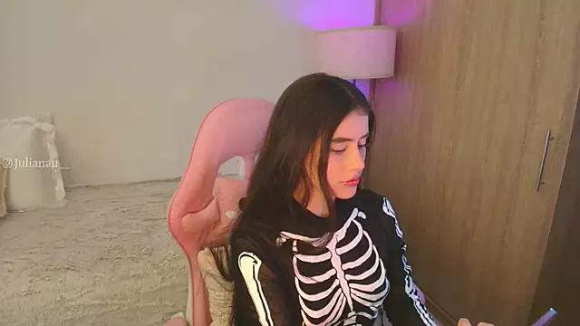 iriswest_ on StripChat 