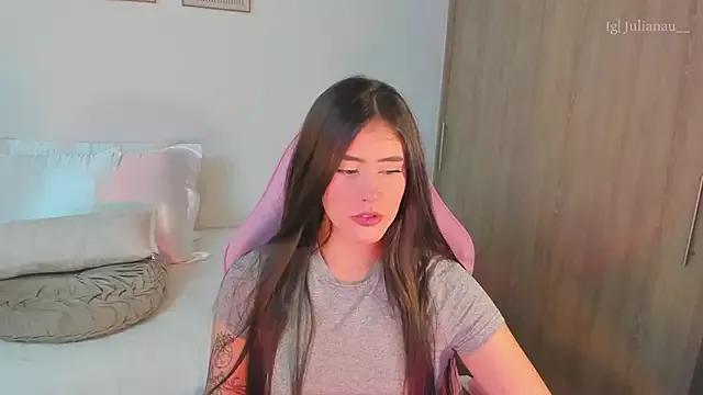 iriswest_ on StripChat 