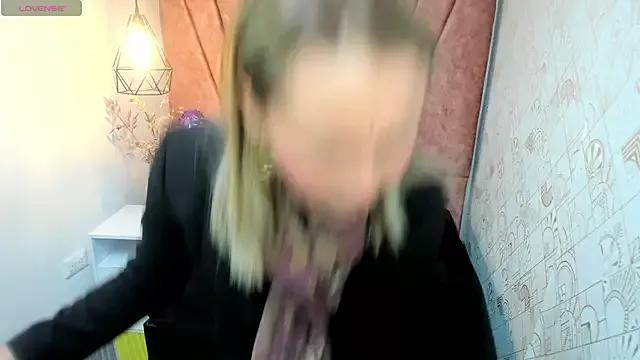 Slutty Issa_Milf__ from StripChat Issa_Milf__ from StripChat