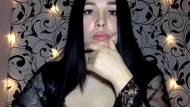 Sweet Ivelaa wants you to fuck her body now Ivelaa from StripChat