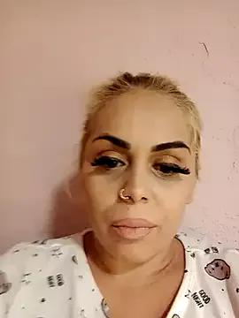 izauri2025 from StripChat