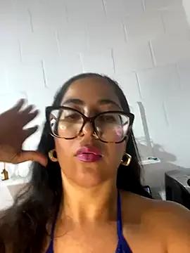 Watch Jessyivonne, she wants to masturbate for you Jessyivonne from StripChat