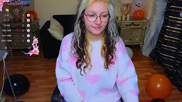 Freechat JuicyLullu on StripChat