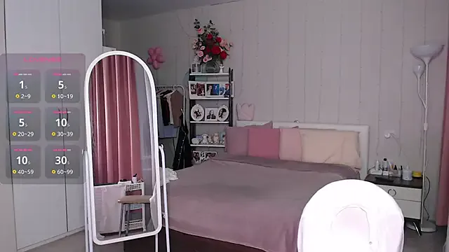 JuliaVilnet on StripChat