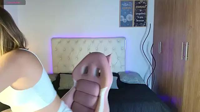Freechat Julieta_priv on StripChat