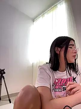 Slutty Julietalcl wants you to fuck her body now Julietalcl from StripChat