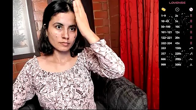 Freechat kanela3434 on StripChat