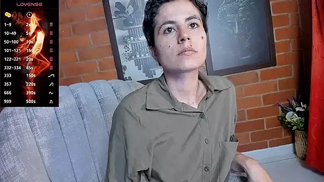 Freechat kanela3434 on StripChat