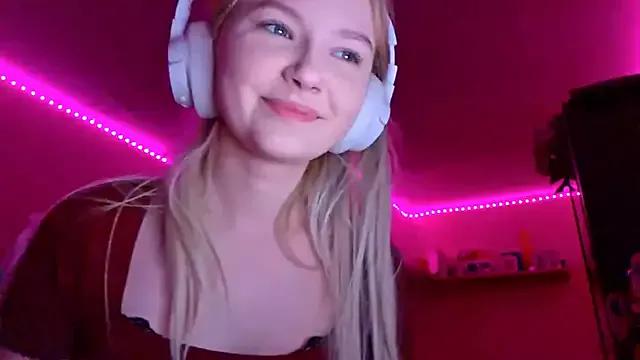 KarinRobertson from StripChat