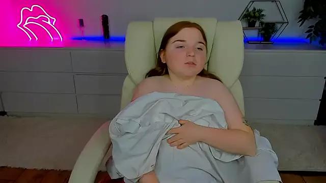 KattyRose8 on StripChat
