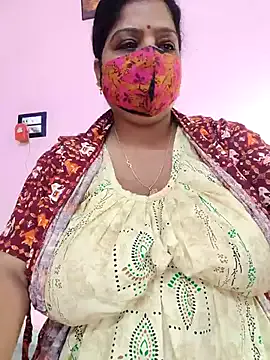 Kayra_34 on StripChat