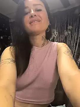 KikiXRed on StripChat 