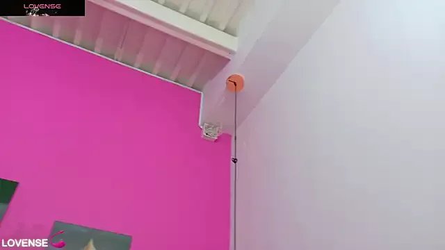 Freechat kinkyandsavage on StripChat