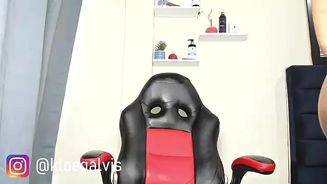 Freechat Kloe-squirts on StripChat