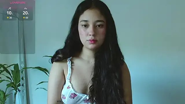 Freechat lana_rousse01 on StripChat