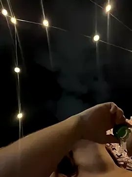 Freechat lana_rousse01 on StripChat