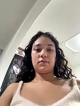 Freechat lana_rousse01 on StripChat