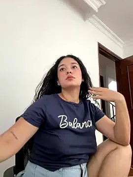 Freechat lana_rousse01 on StripChat