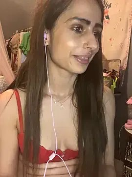 Group LaPetitechienne1 on StripChat