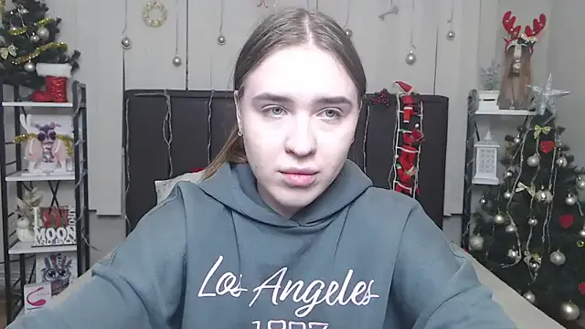 LauraHlot on StripChat