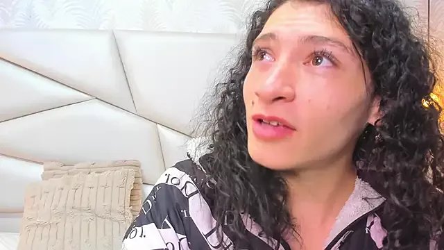 Freechat laurettedela_rouse on StripChat